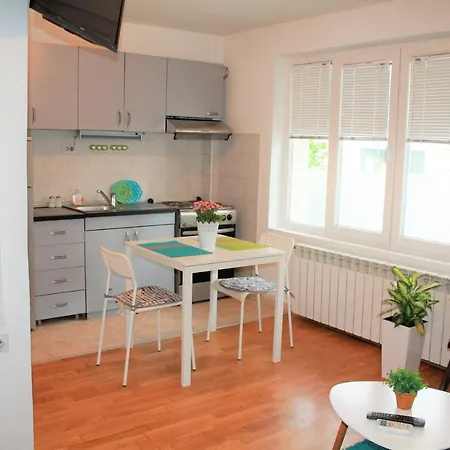 Regina's Park Studio