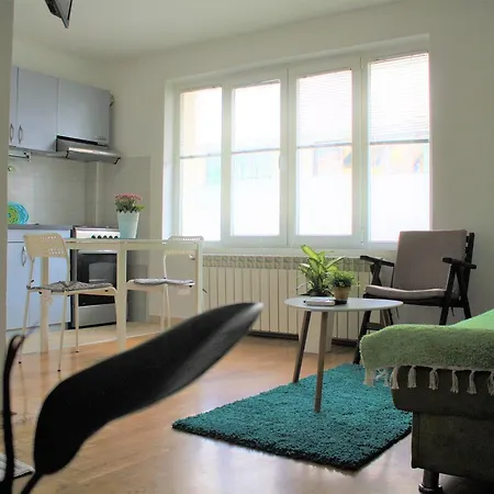 Regina's Park Studio