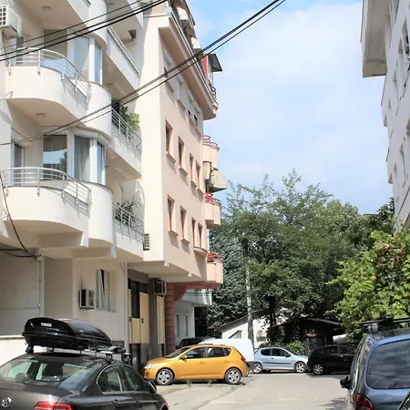 Regina's Park Studio Skopje