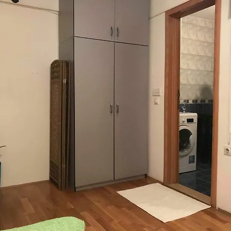 Regina's Park Studio *